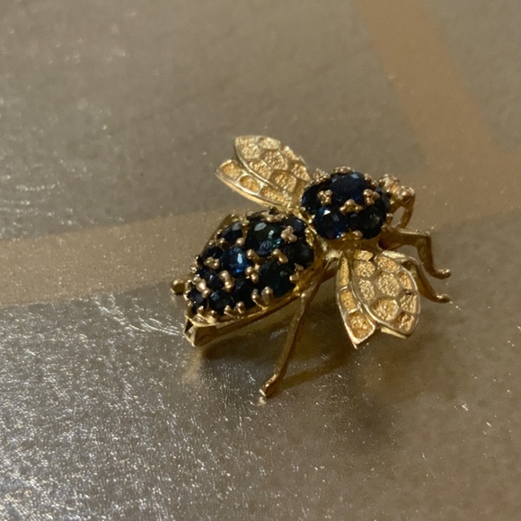 14KT Solid Yellow Gold with 20 Sapphires Blue Bubble Bee Vintage Brooch - Picture 9 of 11